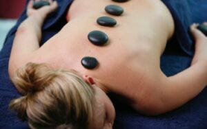 Anwendung: Hot-Stone-Massage
